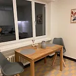 Comfort 1 And 2bdr Close To Airport