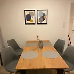 Comfort 1 And 2bdr Close To Airport Apartamento *