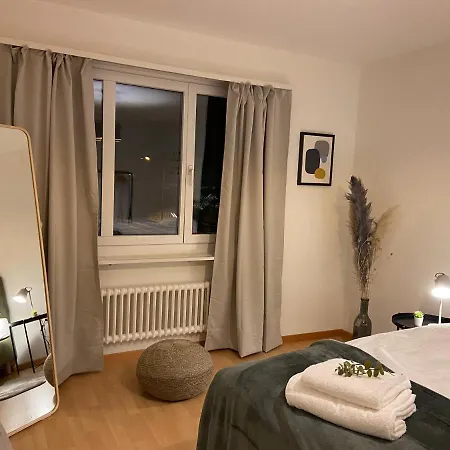 Comfort 1 And 2bdr Close To Airport ציריך
