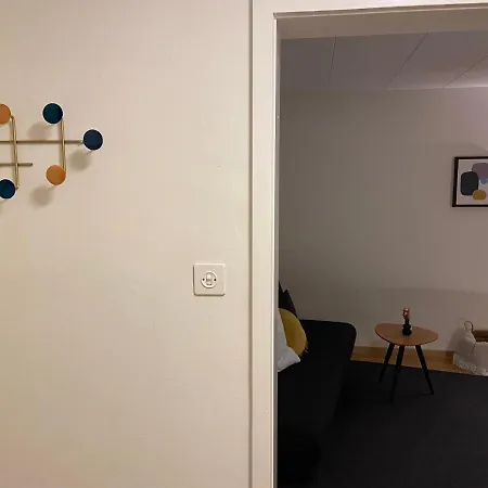 Comfort 1 And 2bdr Close To Airport Apartment *