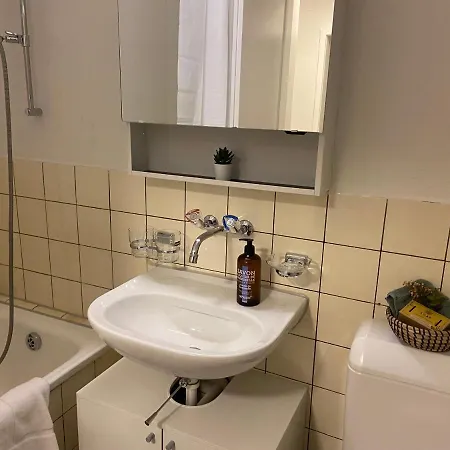 Comfort 1 And 2bdr Close To Airport Daire Zürih