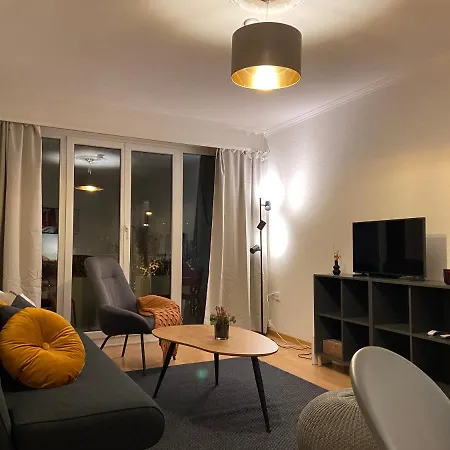 Comfort 1 And 2bdr Close To Airport * ציריך