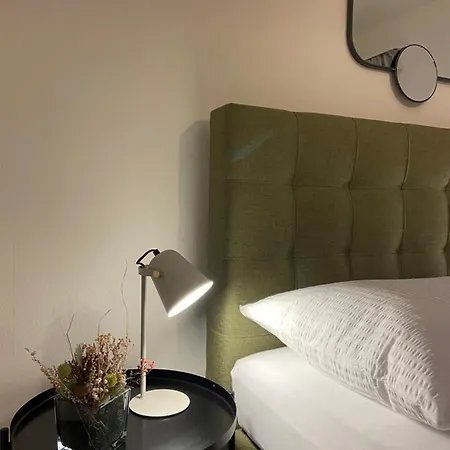 Comfort 1 And 2bdr Close To Airport *