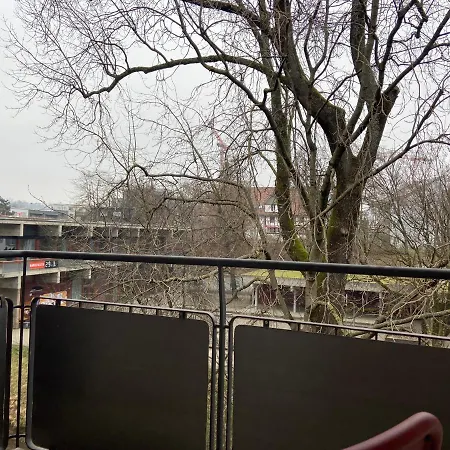 Comfort 1 And 2bdr Close To Airport Διαμέρισμα