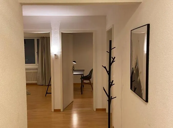 Comfort 1 And 2bdr Close To Airport Apartment *