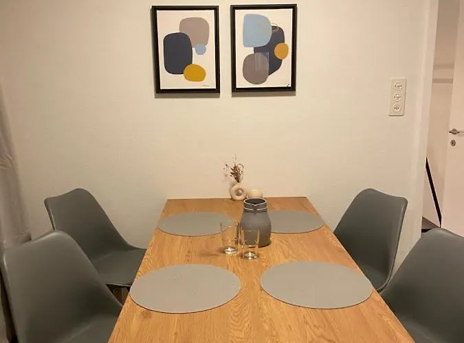 Comfort 1 And 2bdr Close To Airport Apartment *