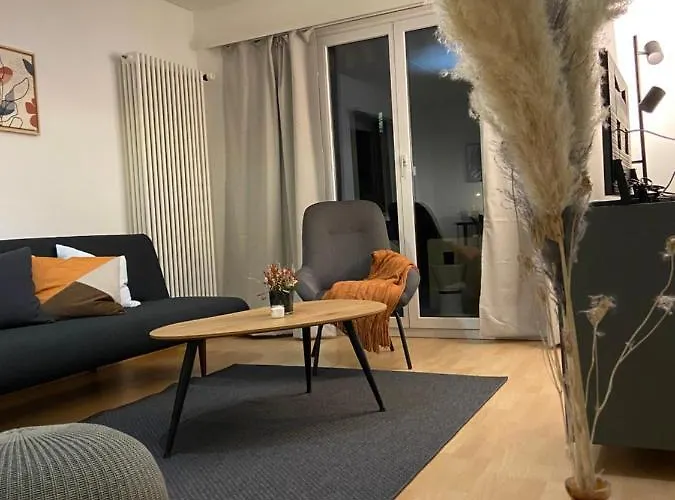 Comfort 1 And 2bdr Close To Airport Apartman *