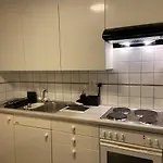Comfort 1 And 2bdr Close To Airport *