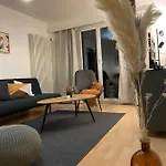 Comfort 1 And 2bdr Close To Airport Lägenhet *