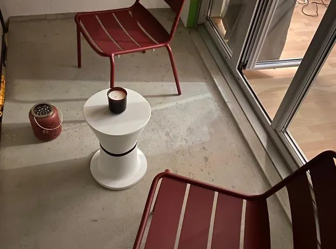 Comfort 1 And 2bdr Close To Airport *