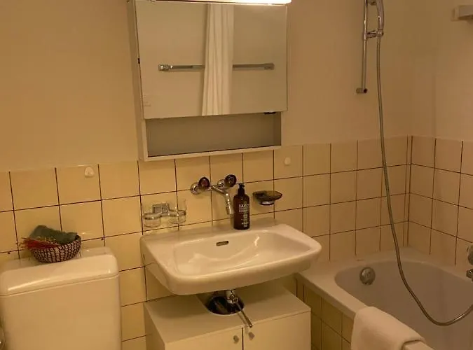 Comfort 1 And 2bdr Close To Airport Lejlighed *