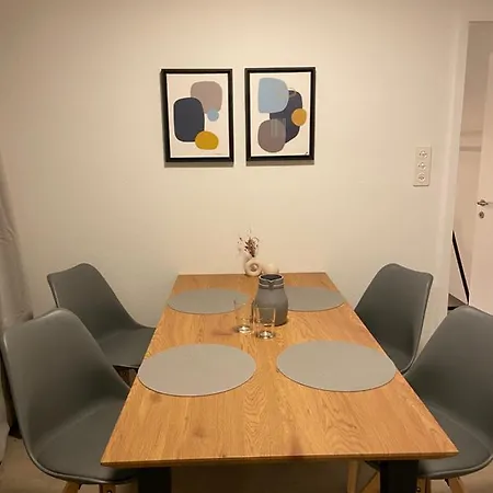 Comfort 1 And 2bdr Close To Airport Apartmán *